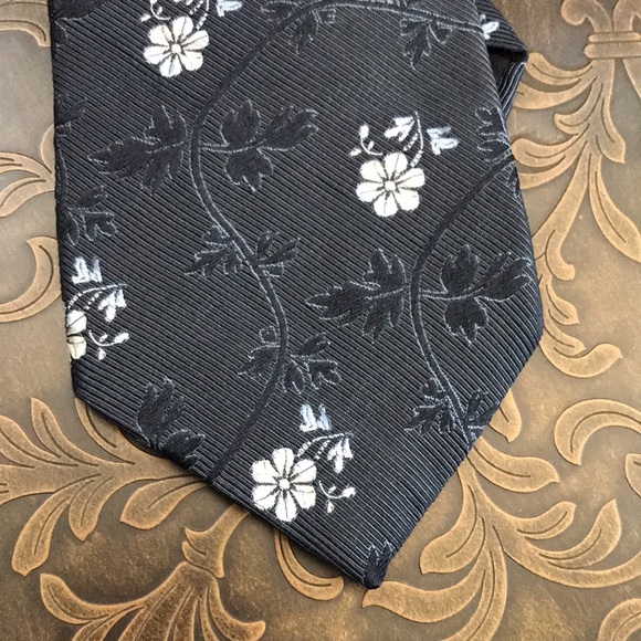 Vintage DKNY Made in USA Blue Floral Silk Tie - Picture 4 of 8